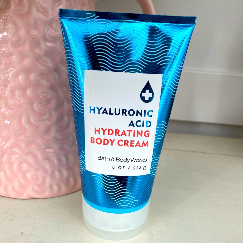 Bath and Body hyaluronic hydrating body cream!